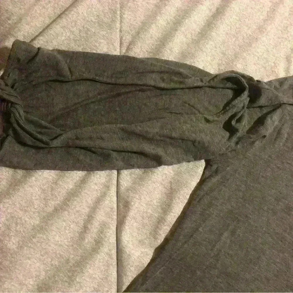 Simply Southern‎ Gray Knot Detail Quarter Sleeve Top NWT Size Small - Picture 5 of 6